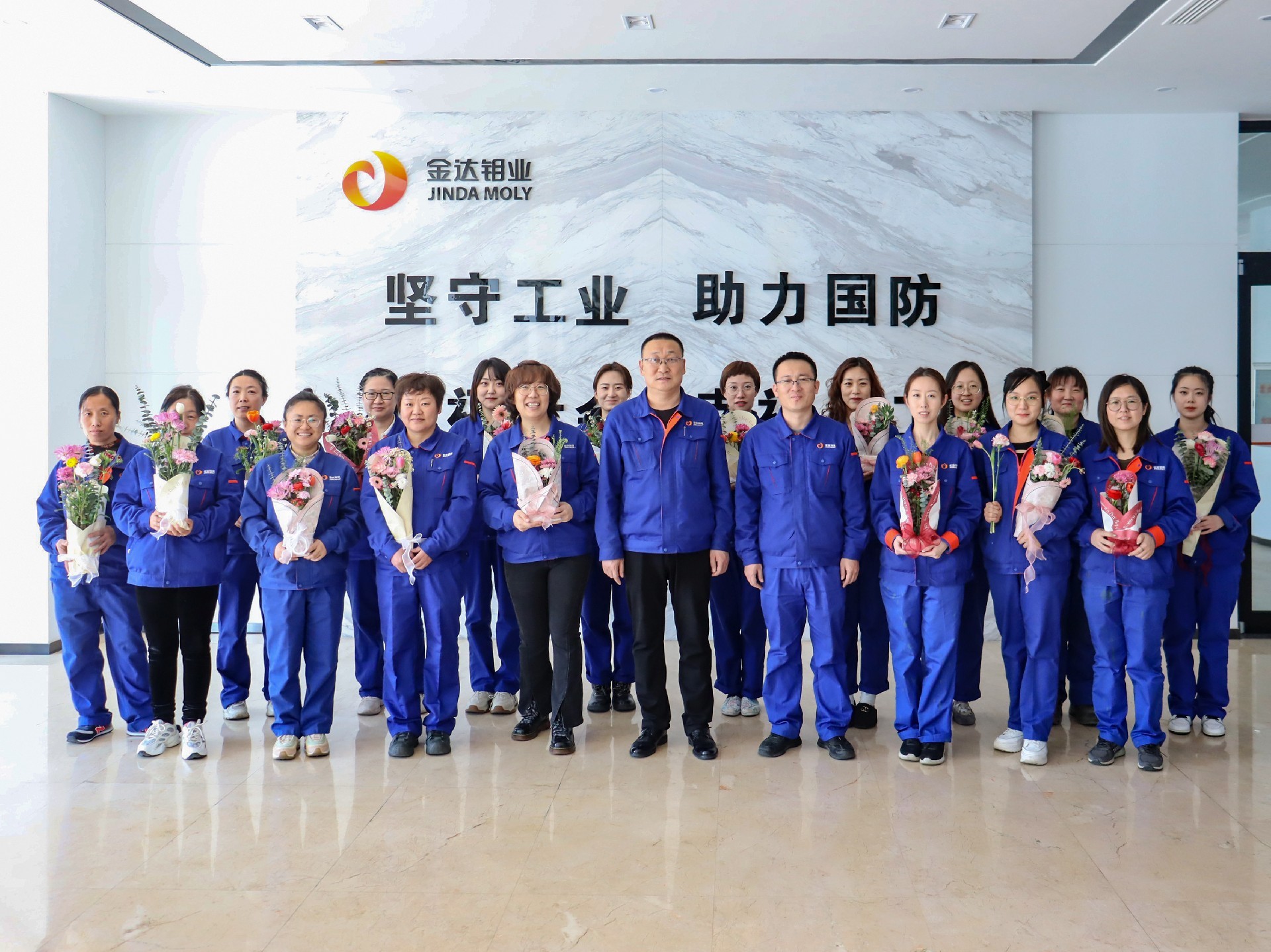 鲜花扮靓女神，献给最美的自己